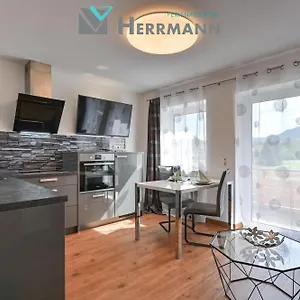 ferienwohnung-herzstck-im-haus-schlossblick.com-bavaria.com/